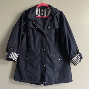 INTL d.e.t.a.i.l.s  Sz Large Navy Stripe Rain Jacket Hooded Silver Accent